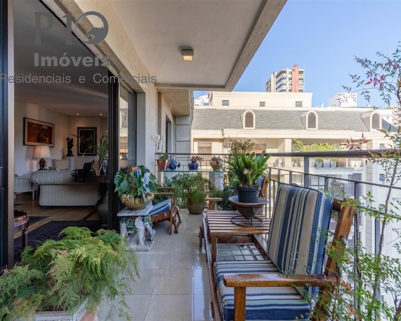 Apartamento com 3 suítes 4 vagas a venda no Real Parque