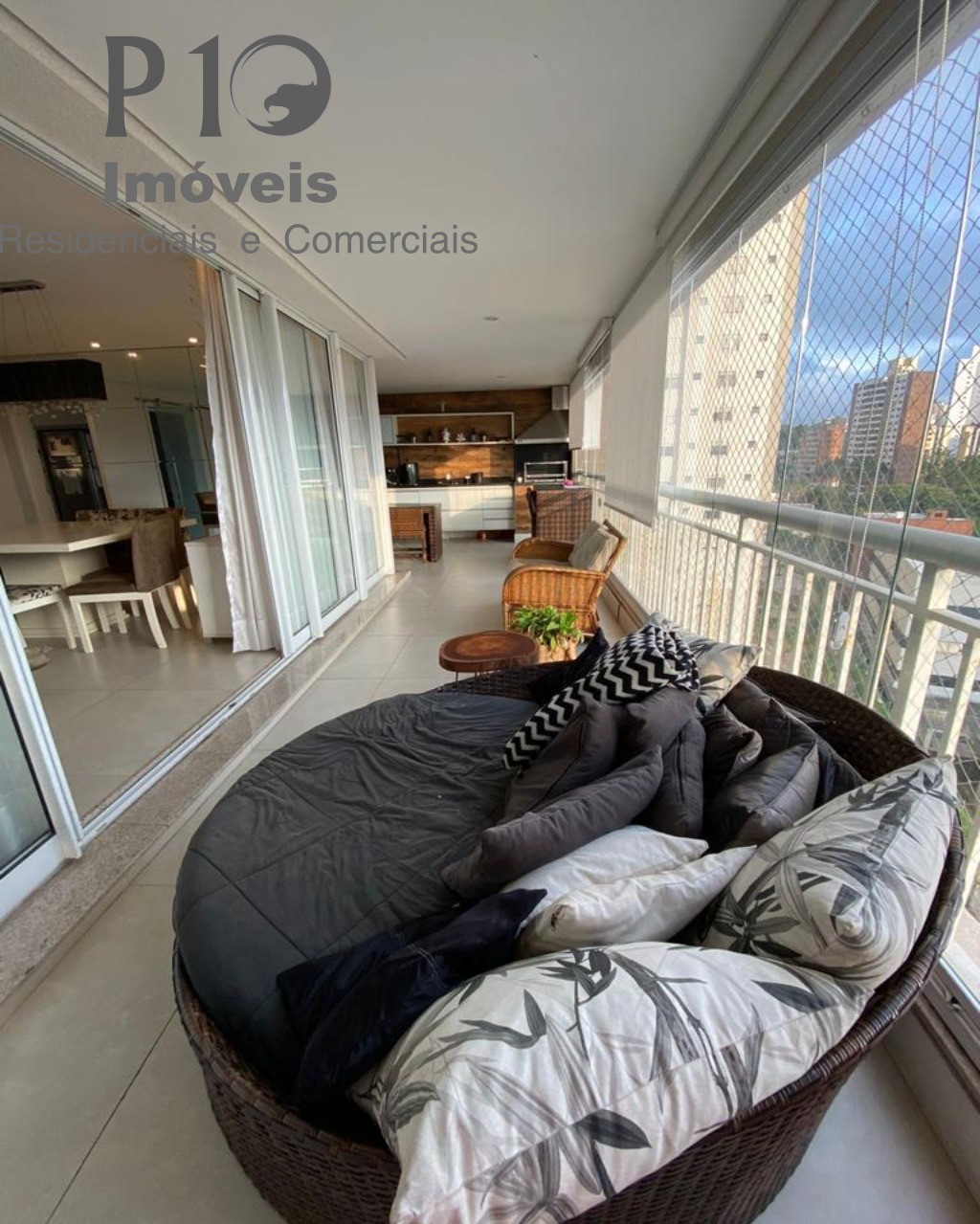 Apartamento com 03 suítes 03 vagas a venda no Morumbi
