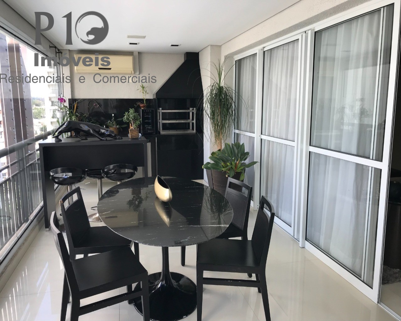 Apartamento com 3 suítes 2 vagas a venda no Campo Belo