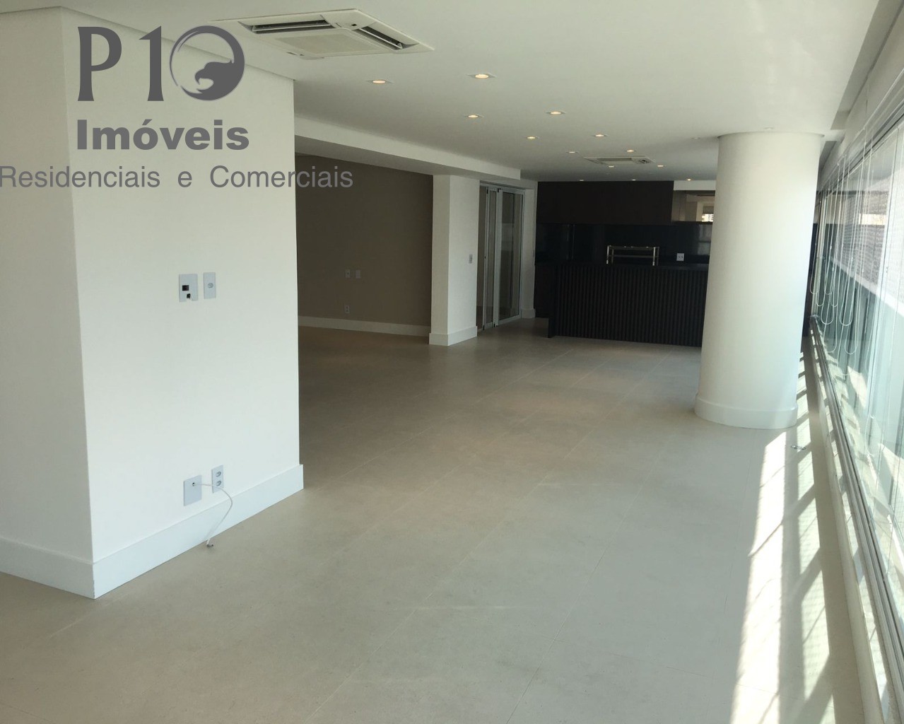 Apartamento com 4 suites 4 vagas a venda em Moema
