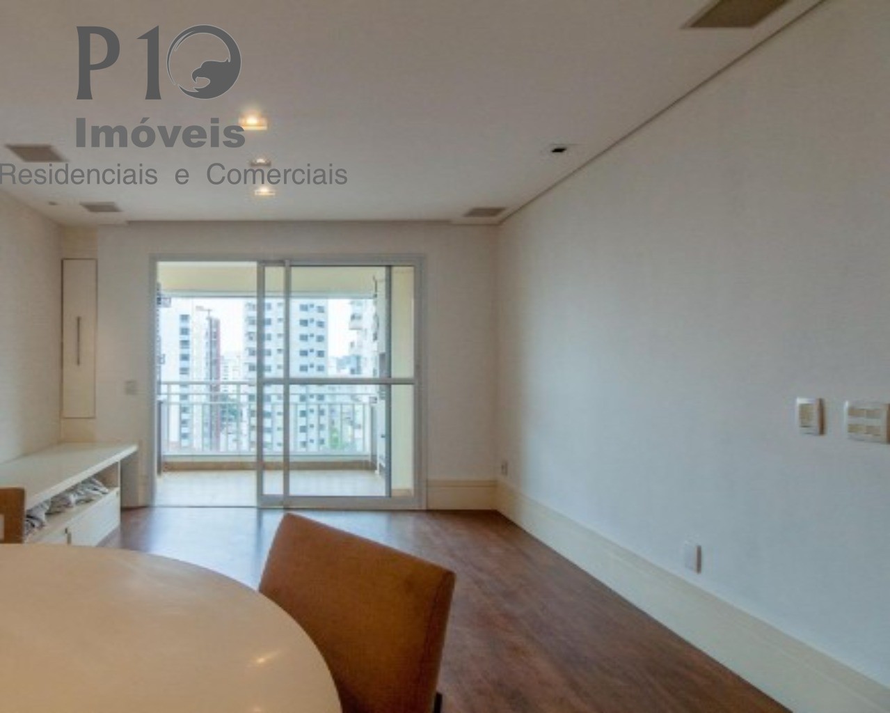 Apartamento com 2 suites 2 vagas a venda em Moema