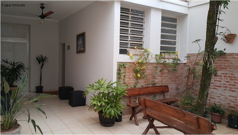 Casa, 4 quartos, 180 m² - Foto 1
