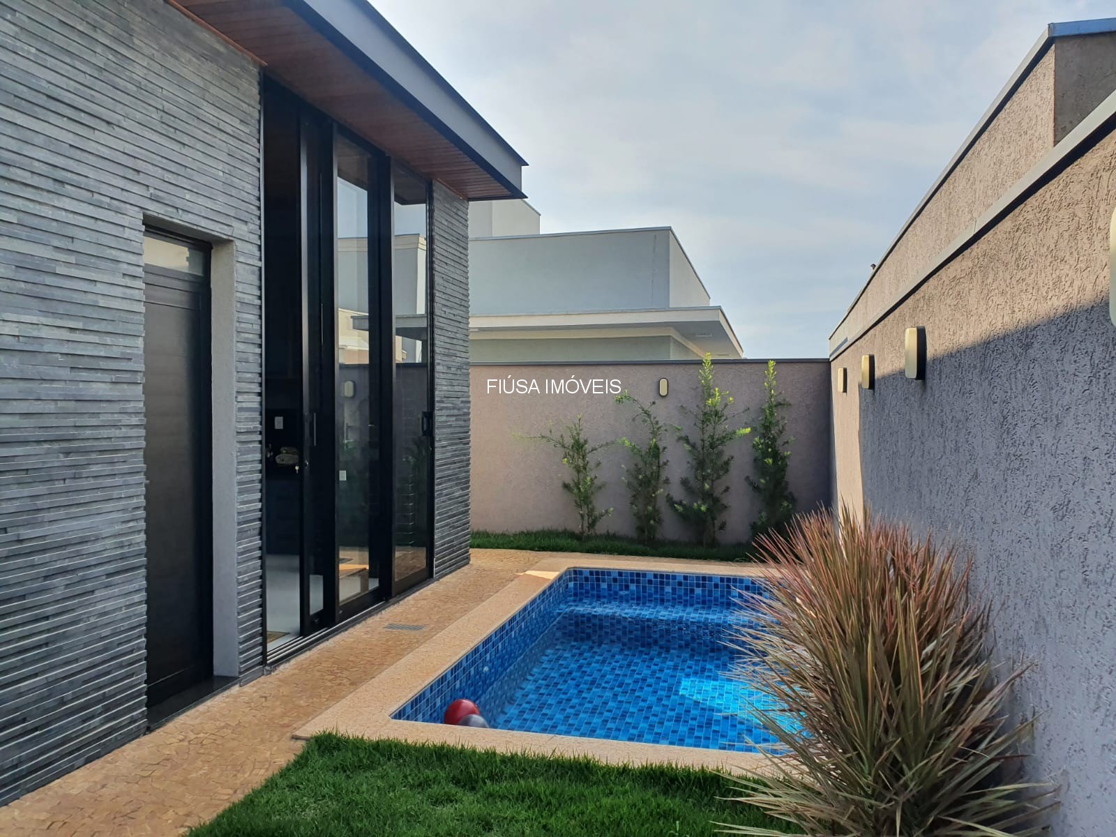 Casa, 3 quartos, 129 m² - Foto 2