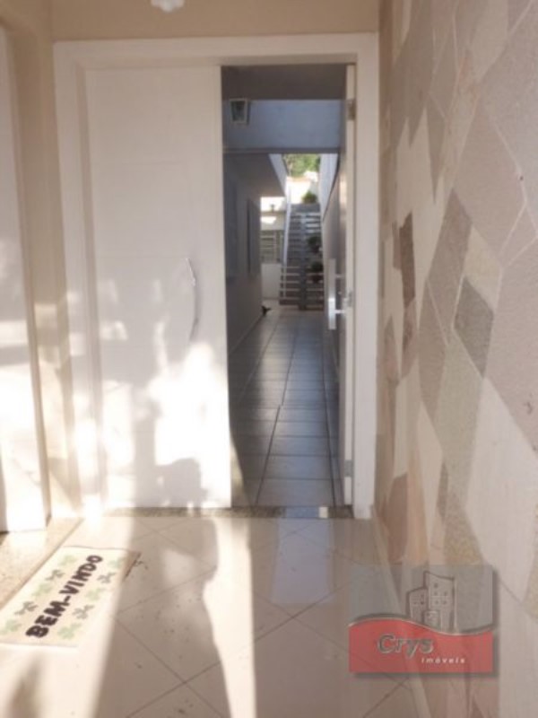 Casa à venda com 2 quartos, 204m² - Foto 2