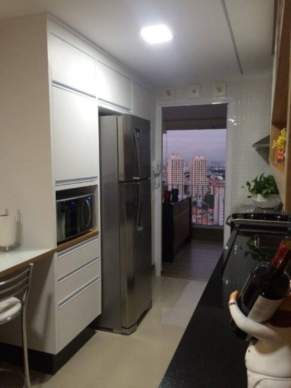 Apartamento à venda com 3 quartos, 132m² - Foto 2