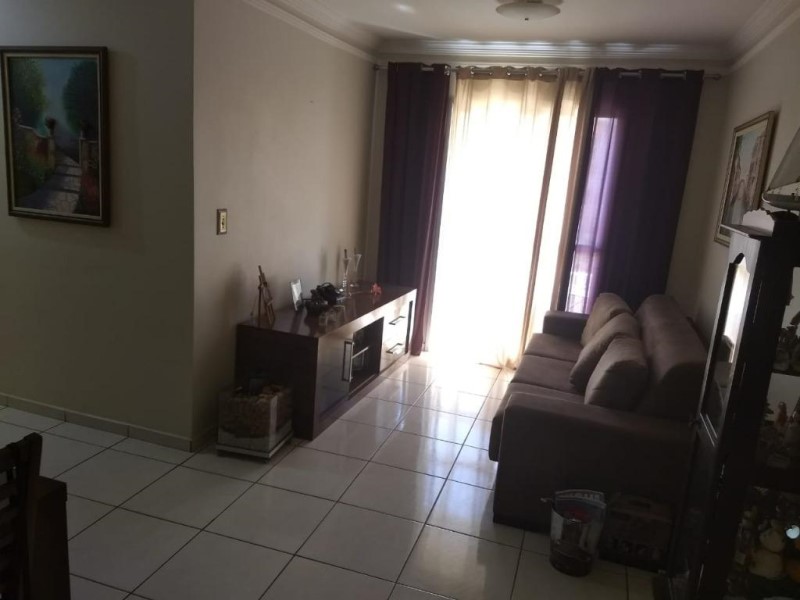 Apartamento à venda com 3 quartos, 67m² - Foto 1