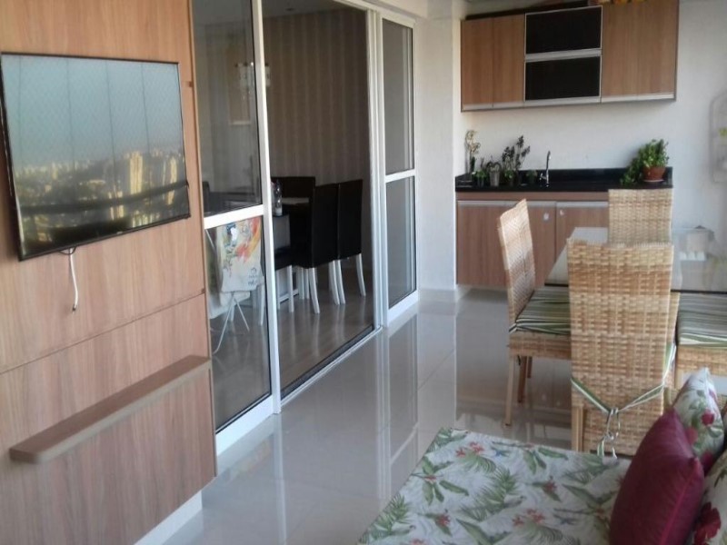 Apartamento à venda com 3 quartos, 131m² - Foto 1