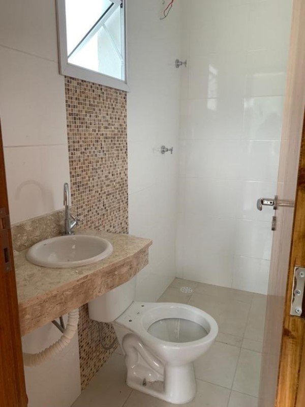 Casa à venda com 2 quartos, 60m² - Foto 5