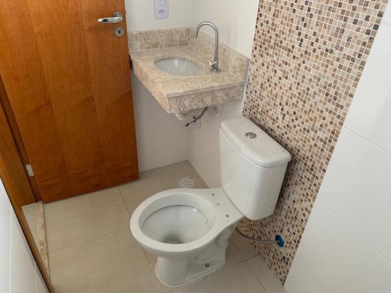 Casa à venda com 2 quartos, 60m² - Foto 6