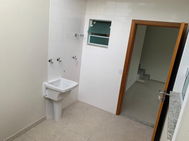 Casa à venda com 2 quartos, 60m² - Foto 8