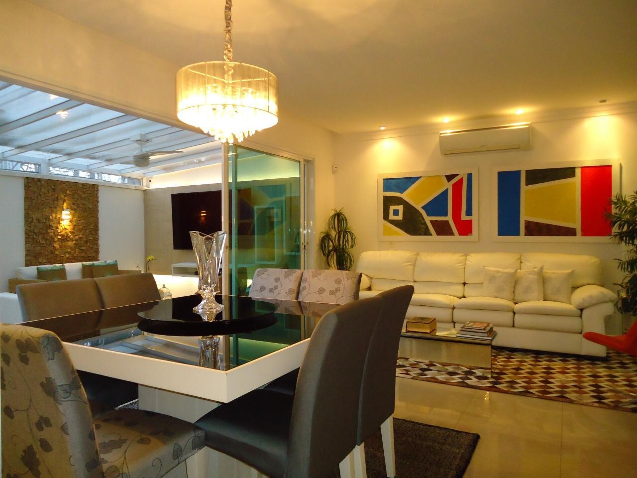 Casa, 4 quartos, 200 m² - Foto 1