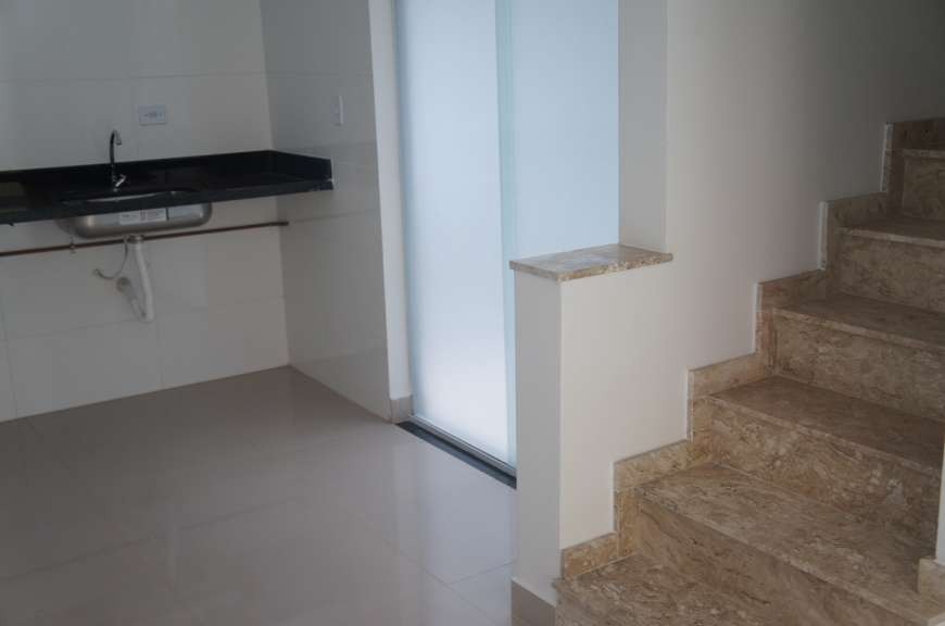 Casa à venda com 2 quartos, 60m² - Foto 11