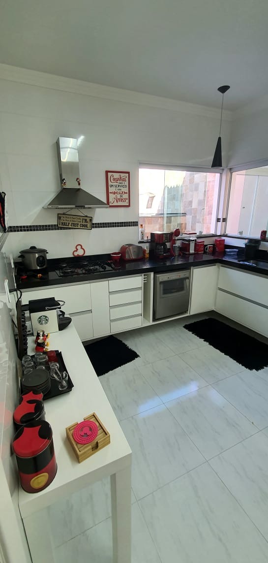 Casa à venda com 4 quartos, 380m² - Foto 5