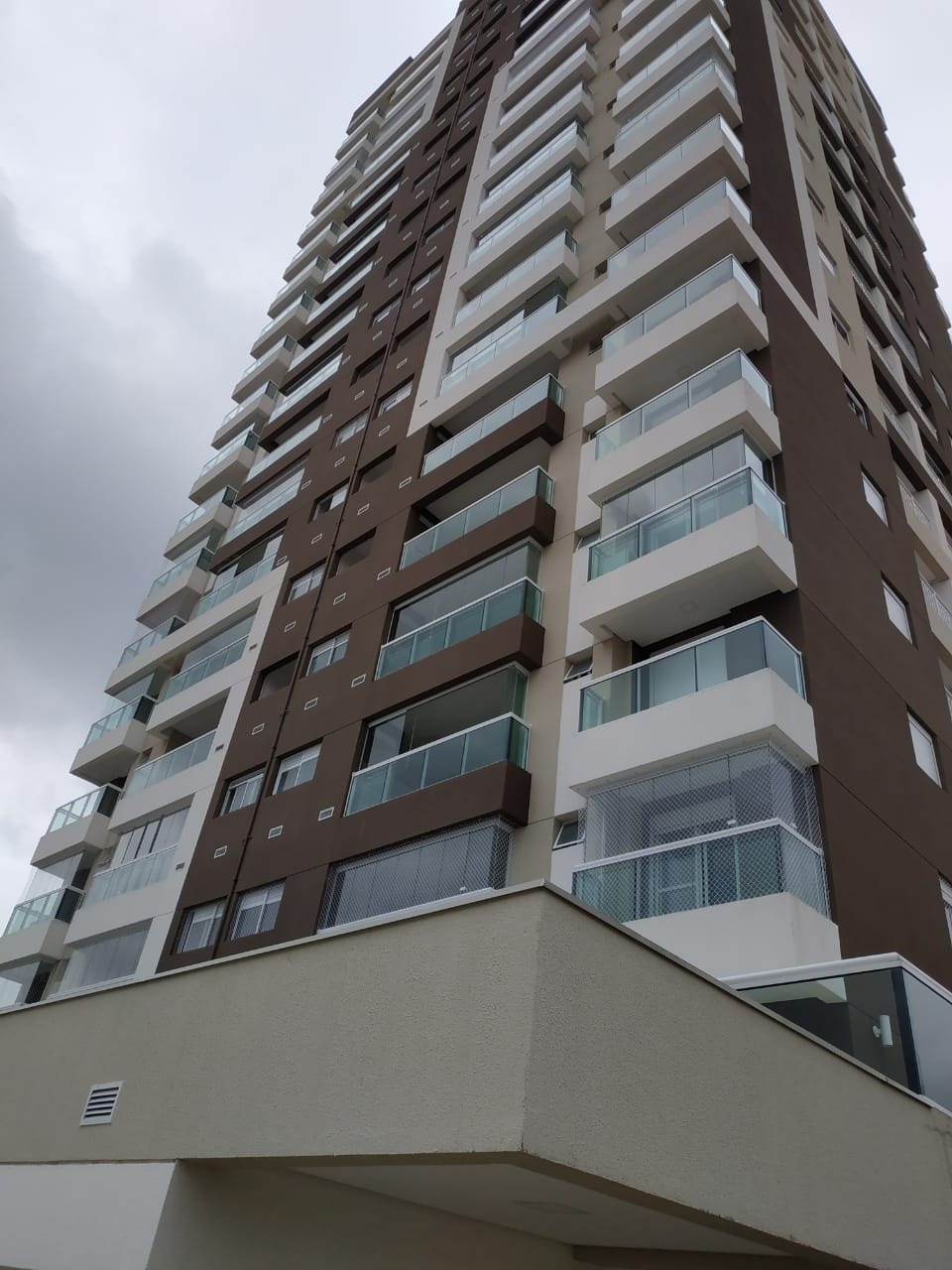 Apartamento à venda com 3 quartos, 140m² - Foto 1