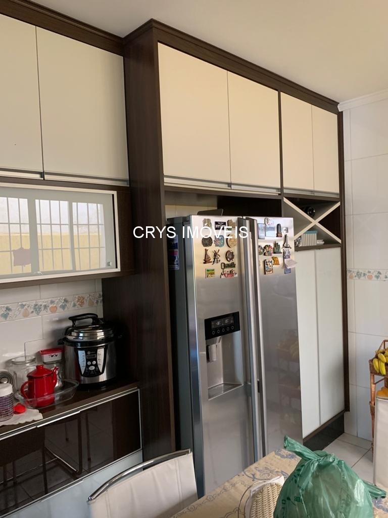Casa à venda com 3 quartos, 190m² - Foto 4