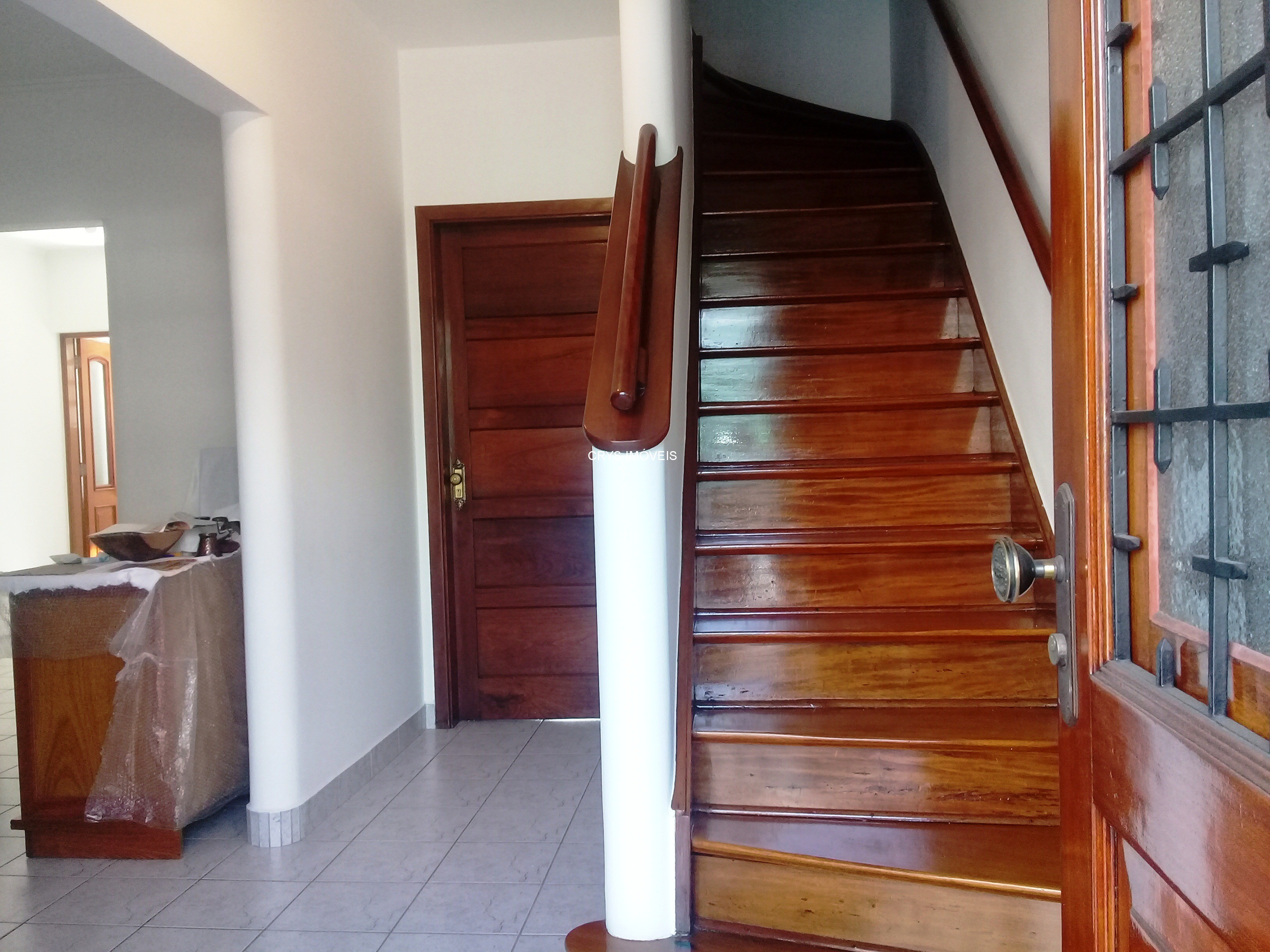 Casa para alugar com 3 quartos, 209m² - Foto 2