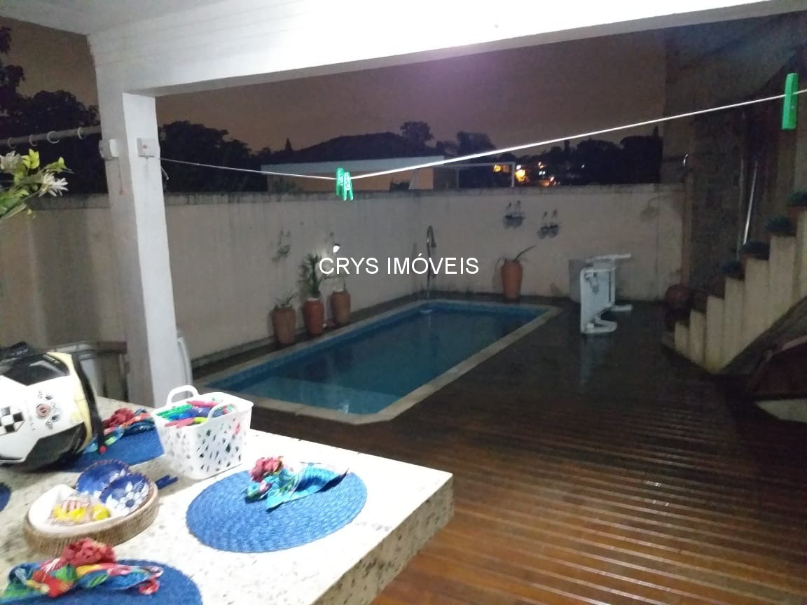 Casa, 3 quartos, 212 m² - Foto 2