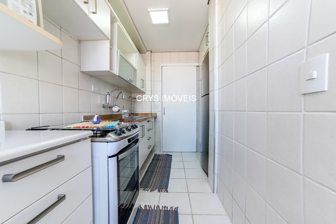 Apartamento à venda com 2 quartos, 70m² - Foto 4