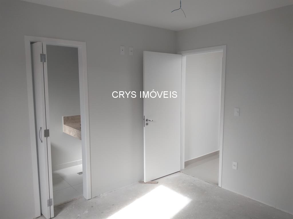 Casa à venda com 3 quartos, 150m² - Foto 2