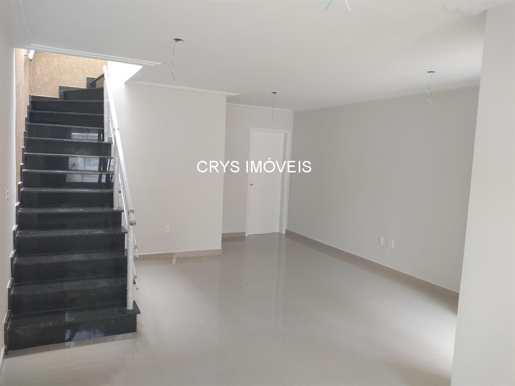 Casa à venda com 3 quartos, 150m² - Foto 3