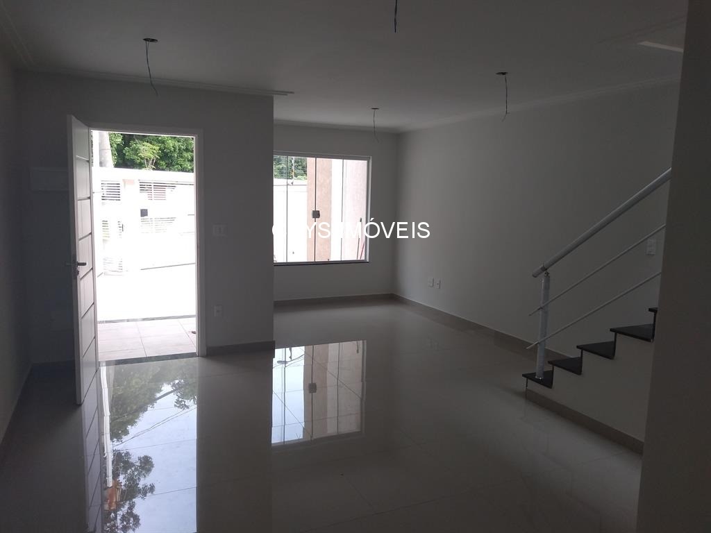 Casa à venda com 3 quartos, 150m² - Foto 4