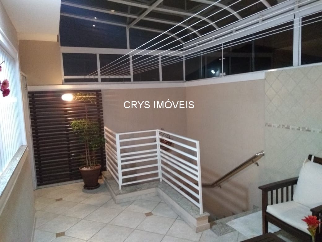 Casa à venda com 3 quartos, 206m² - Foto 9