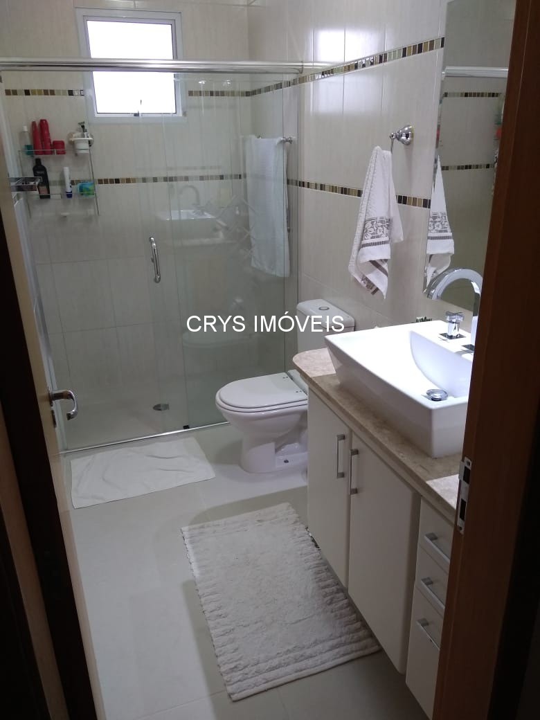 Casa à venda com 3 quartos, 206m² - Foto 8