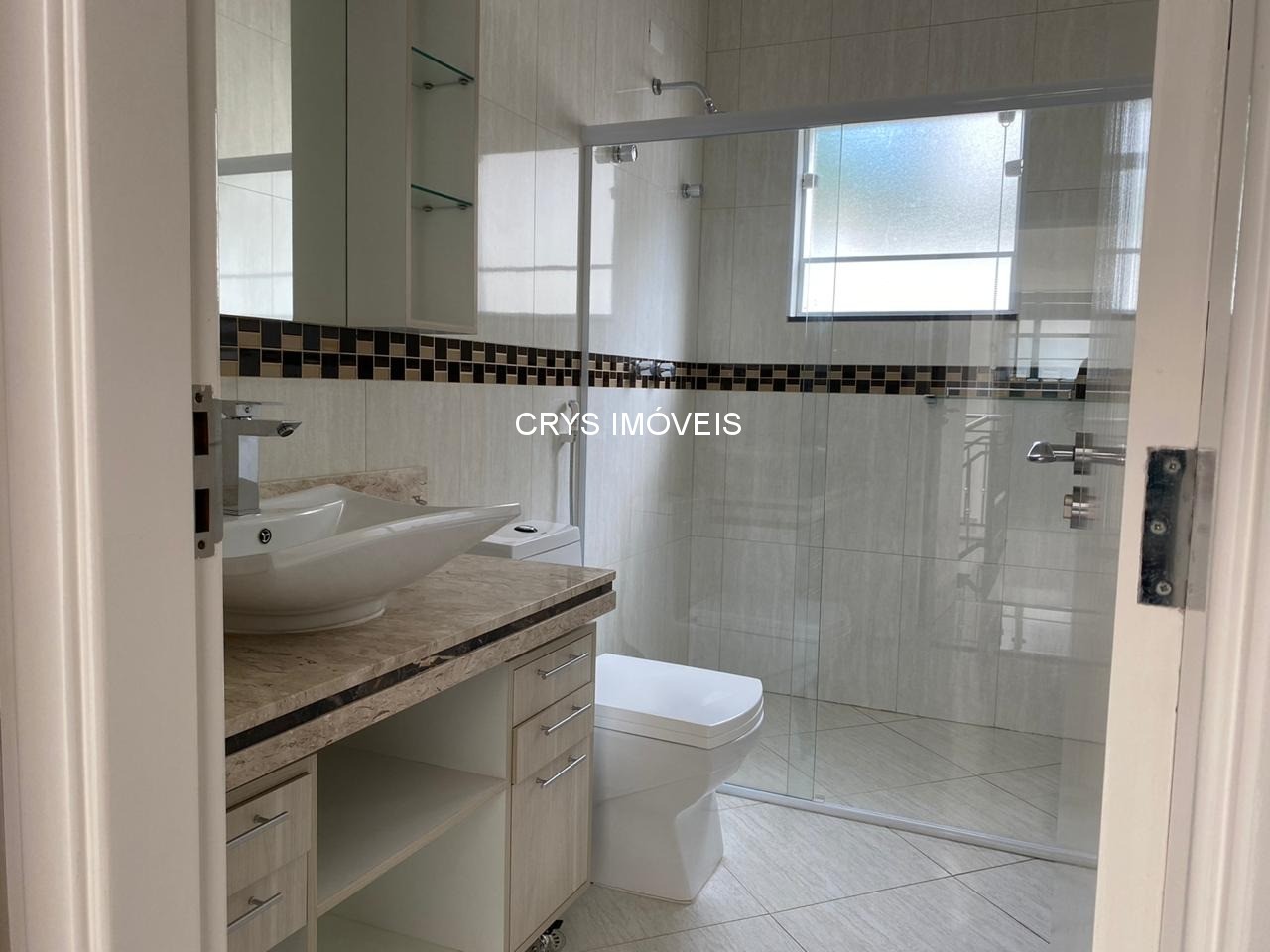 Casa à venda com 4 quartos, 460m² - Foto 2