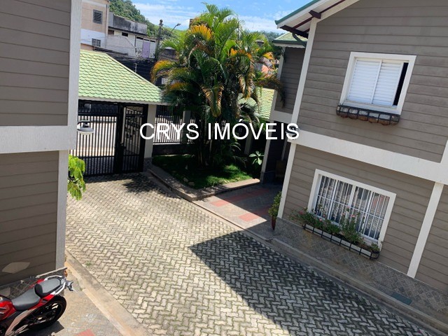 Casa à venda com 2 quartos, 120m² - Foto 2