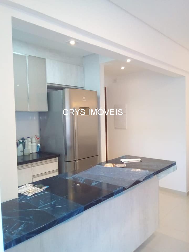 Apartamento à venda com 2 quartos, 70m² - Foto 2