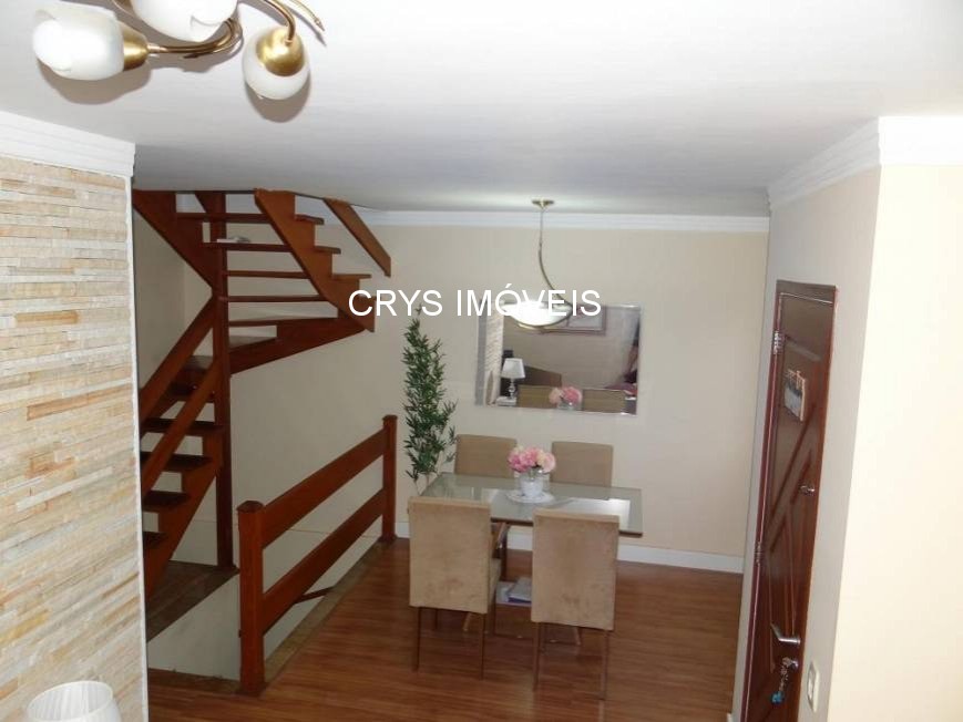Casa à venda com 3 quartos, 149m² - Foto 1