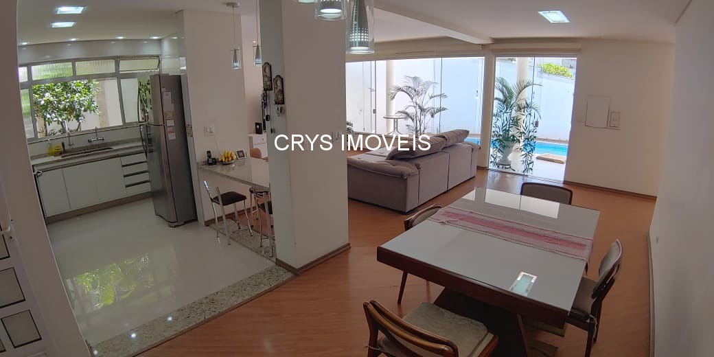 Casa, 3 quartos, 300 m² - Foto 1