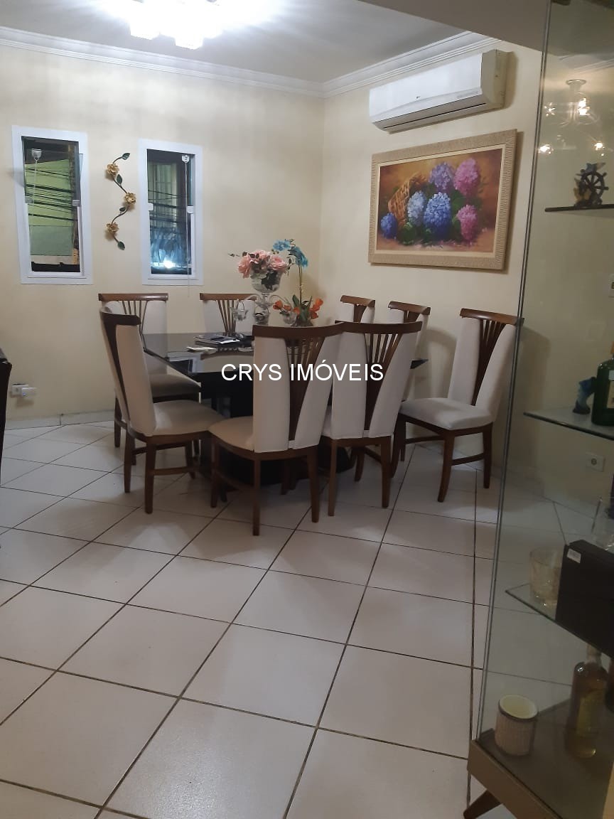 Casa à venda com 2 quartos, 100m² - Foto 1