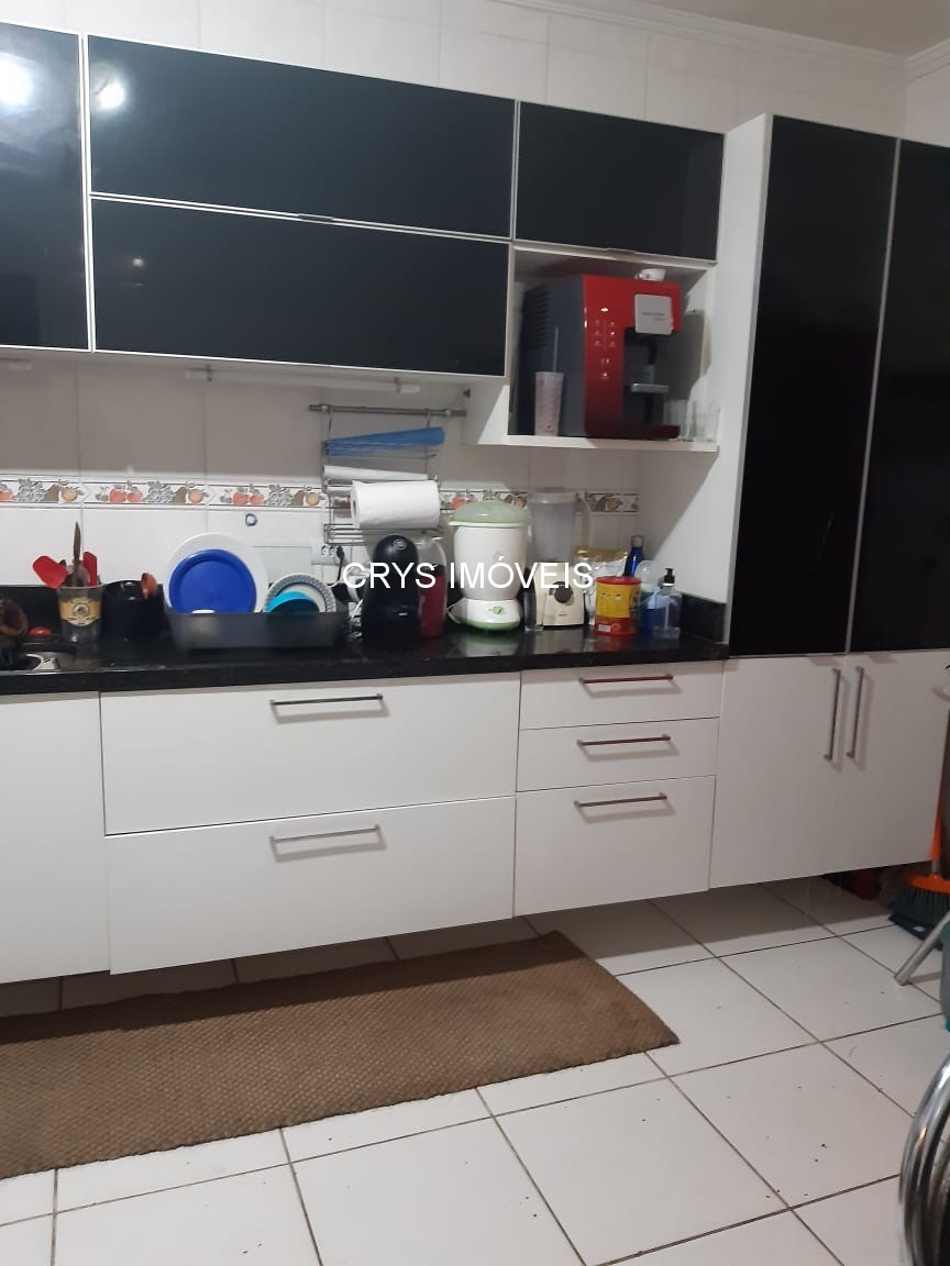 Casa à venda com 2 quartos, 100m² - Foto 8