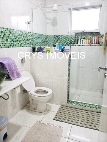 Casa à venda com 3 quartos, 250m² - Foto 2