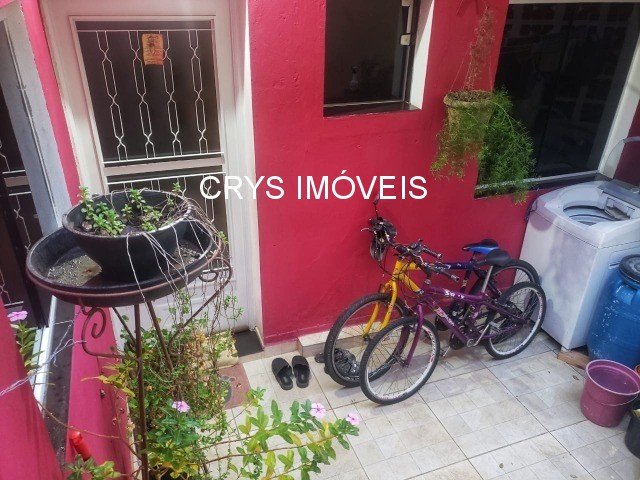 Casa à venda com 3 quartos, 250m² - Foto 9