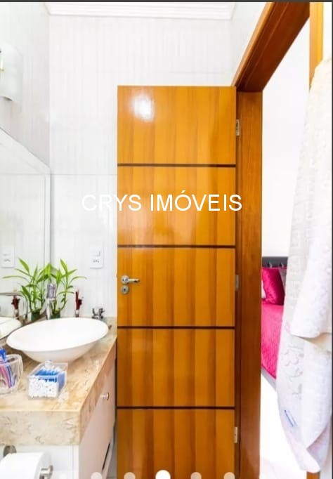 Casa à venda com 2 quartos, 71m² - Foto 4