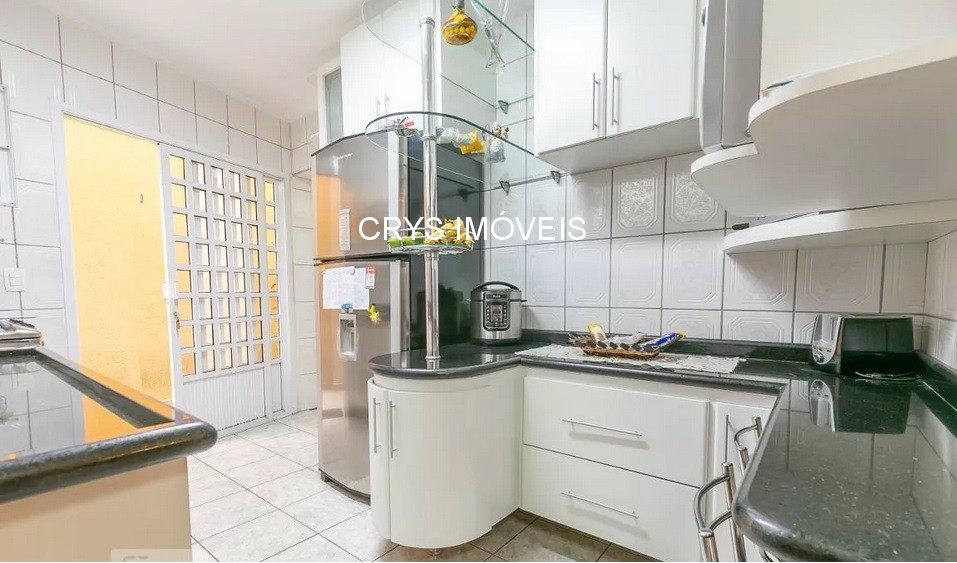 Casa à venda com 3 quartos, 241m² - Foto 8