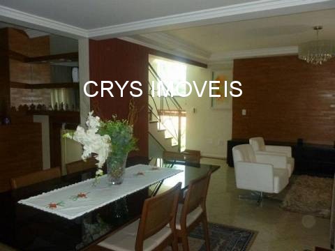 Casa, 3 quartos, 272 m² - Foto 1