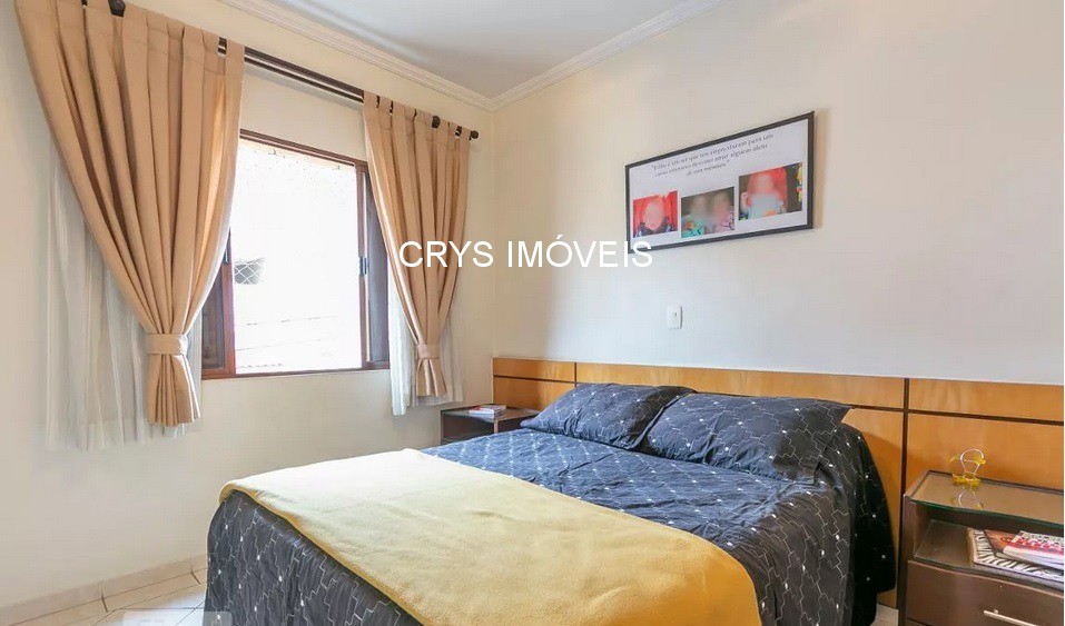 Casa à venda com 3 quartos, 241m² - Foto 4