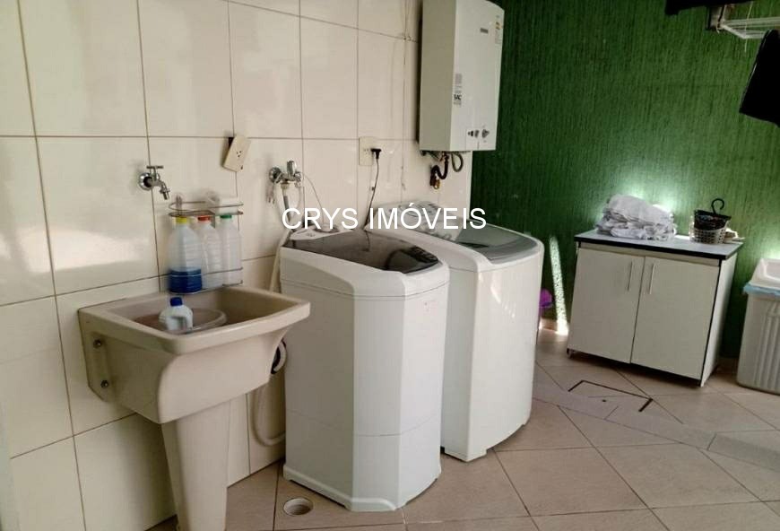 Casa à venda com 3 quartos, 210m² - Foto 17