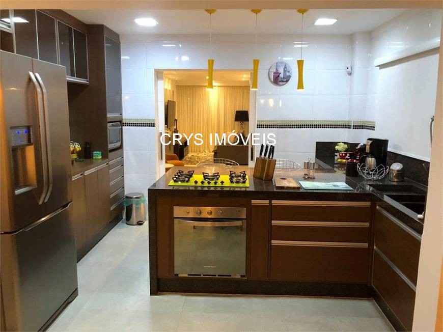 Casa à venda com 3 quartos, 240m² - Foto 4