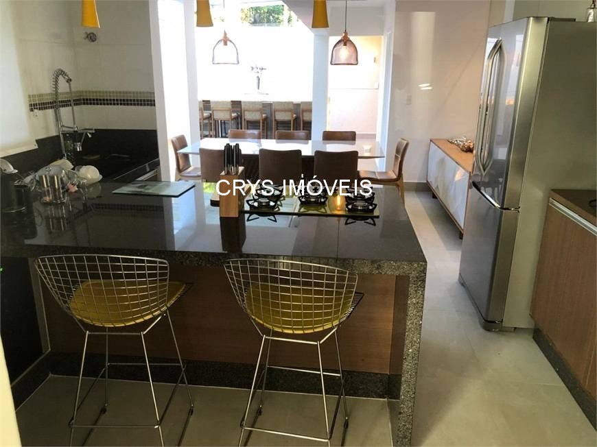 Casa à venda com 3 quartos, 240m² - Foto 15