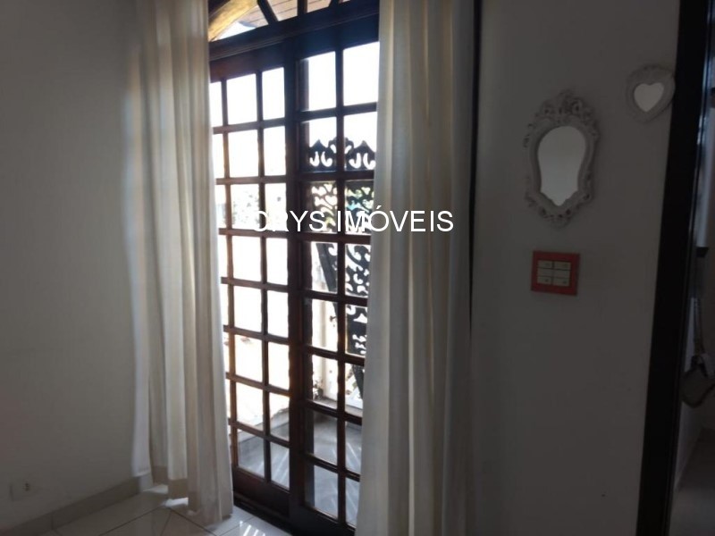 Sobrado, 4 quartos, 242 m² - Foto 8