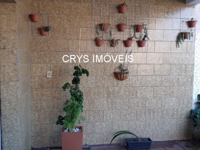 Casa à venda com 3 quartos, 215m² - Foto 3