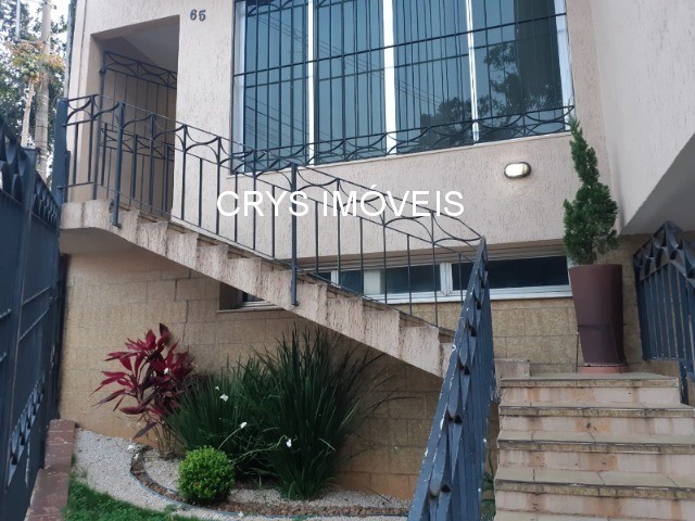 Casa à venda com 3 quartos, 215m² - Foto 1
