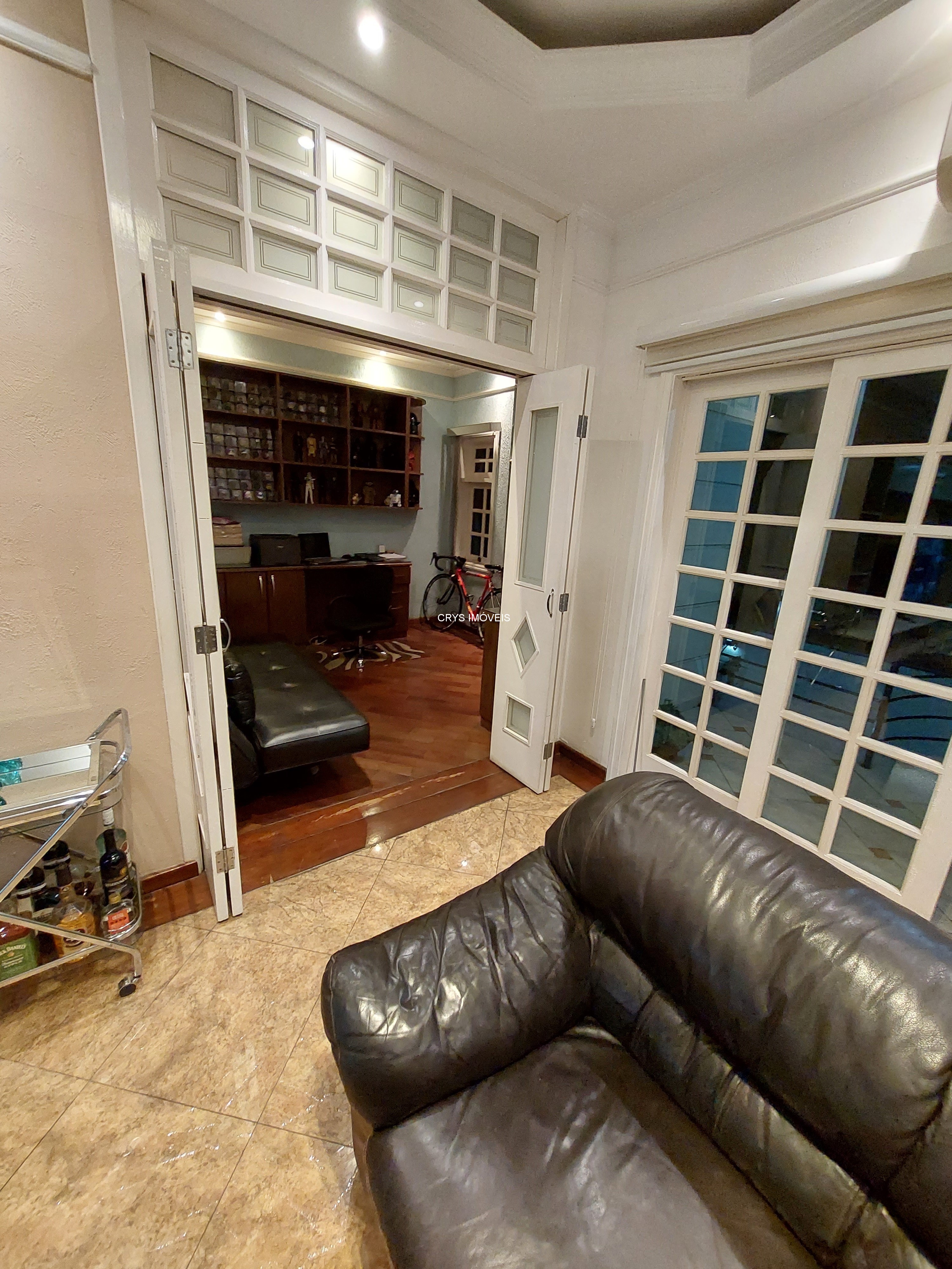 Casa à venda com 4 quartos, 340m² - Foto 3
