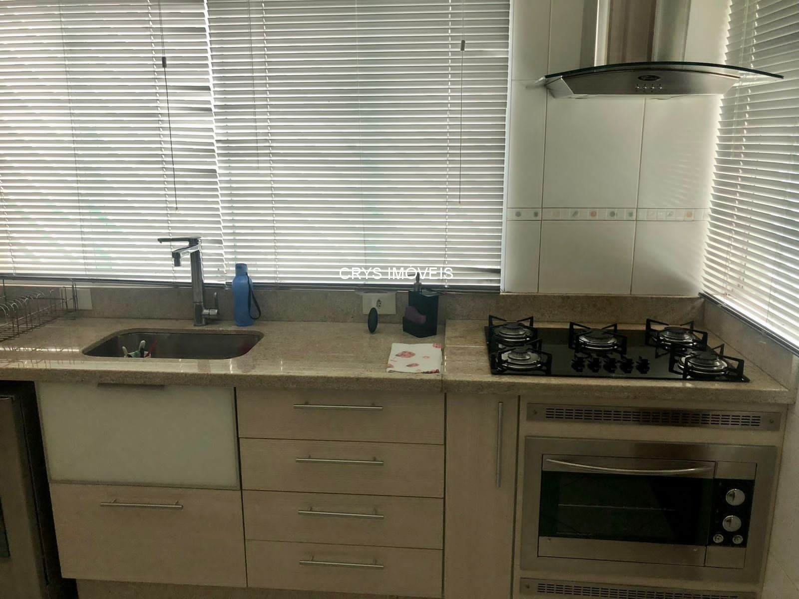Casa à venda com 3 quartos, 165m² - Foto 4