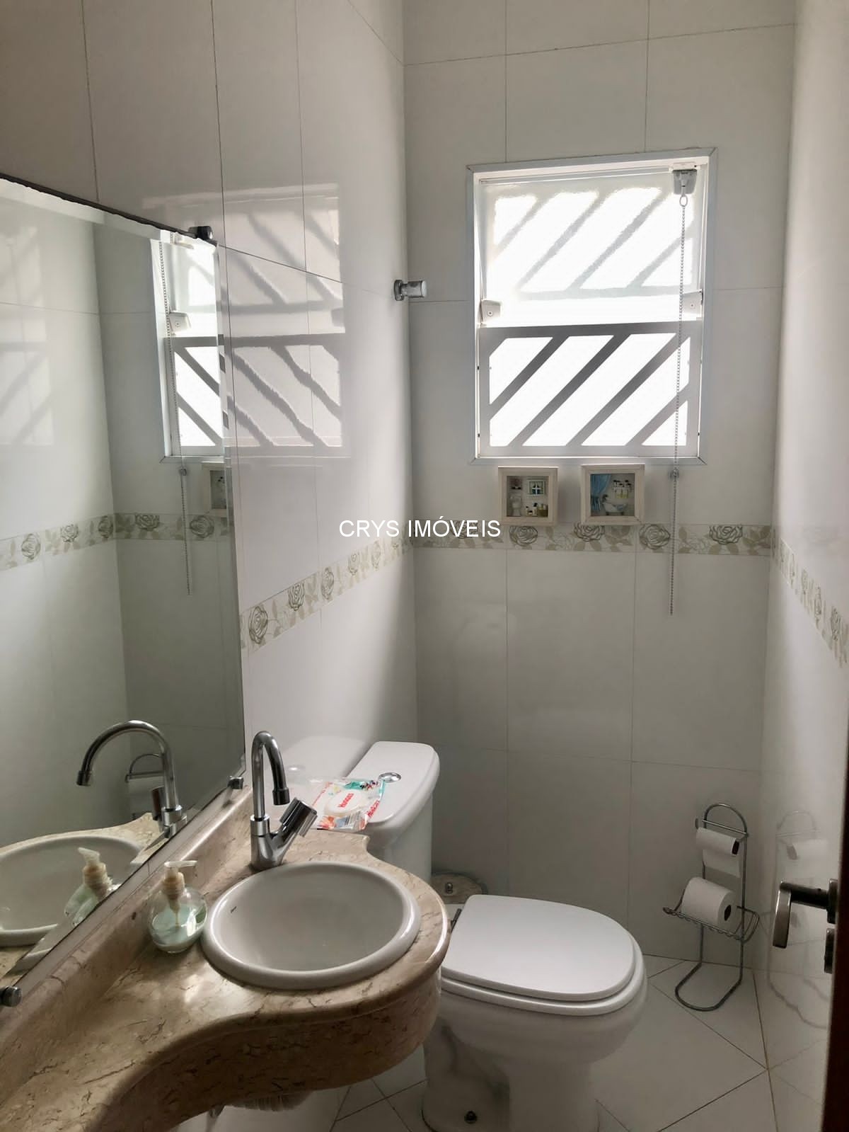 Casa à venda com 3 quartos, 165m² - Foto 2