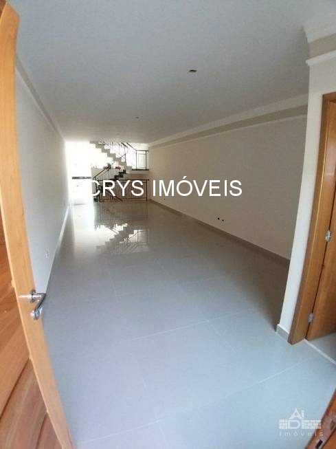Casa à venda com 3 quartos, 233m² - Foto 1